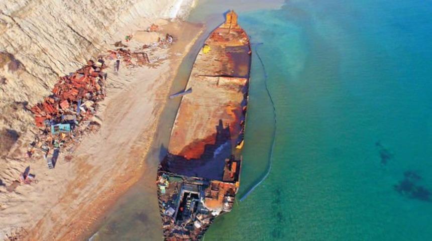 Tatil cenneti Bozcaada'da ‘asbestli söküm’ iddiası