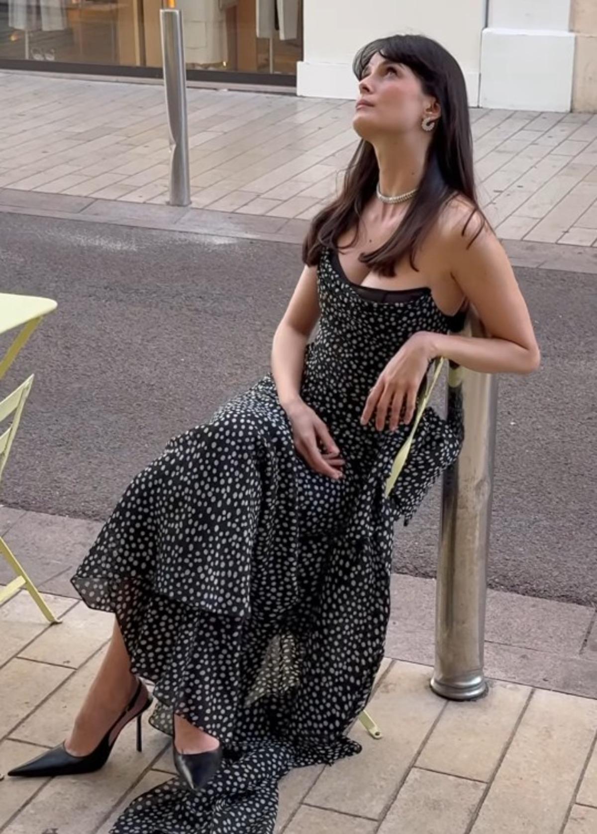 Eşref R&uuml;ya nın &Ccedil;iğdem i B&uuml;şra Develi Cannes ı salladı!  Asil ve g&uuml;zel  3