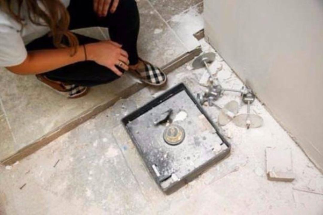 Evlerinde tadilat yaparken buldular! İ&ccedil;inden &ccedil;ıkanlar şoke etti