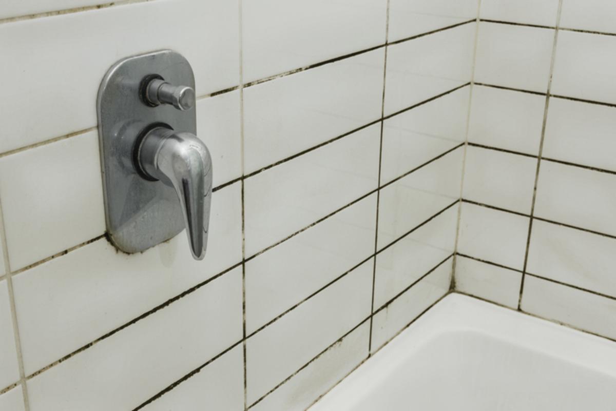 10 saniyede banyo derzlerini ışıl ışıl parlatan yöntem 1