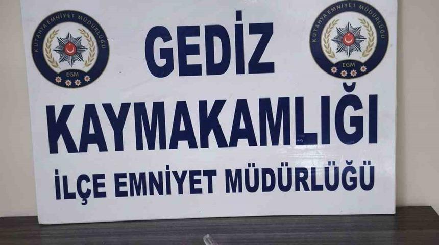 Gediz&rsquo;de polis uyuşturucuya ge&ccedil;it vermiyor