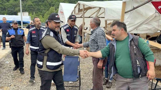 Polis, kurban pazarında vatandaşları dolandırıcılığa karşı uyardı 1