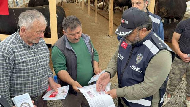 Polis, kurban pazarında vatandaşları dolandırıcılığa karşı uyardı
