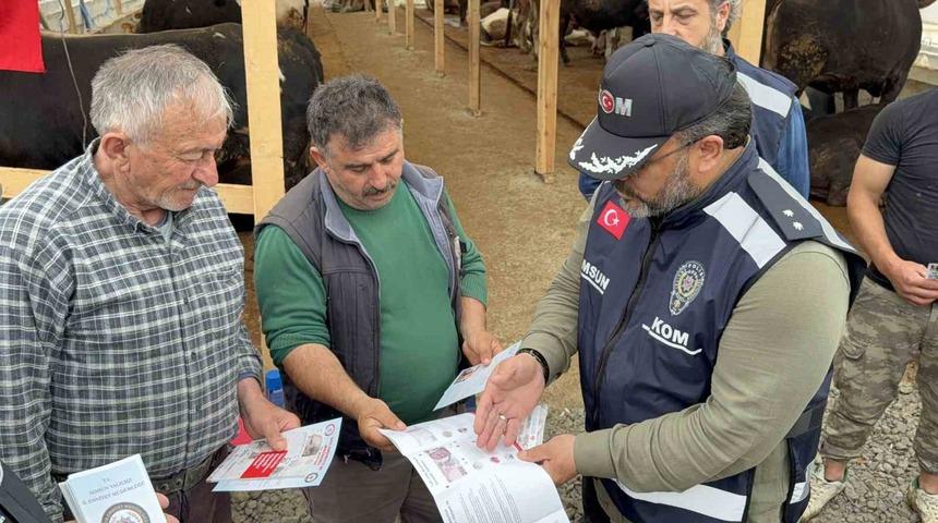 Polis, kurban pazarında vatandaşları dolandırıcılığa karşı uyardı