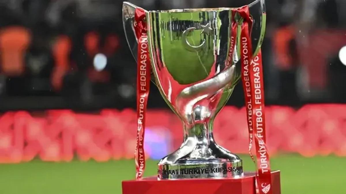 (Özet) Trabzonspor - Tümosan Konyaspor Maçı Özeti ve Tüm Önemli Anları 5
