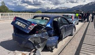 Erzincan-&Ccedil;ağlayan Karayolu&rsquo;nda trafik kazası: 2 yaralı