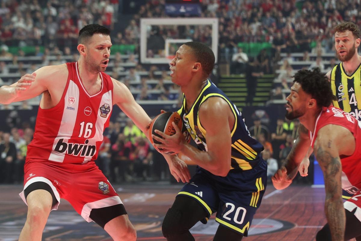 Fenerbahçe Beko, Euroleague final four yarı finalinde Olympiakos a kaybetti! 3