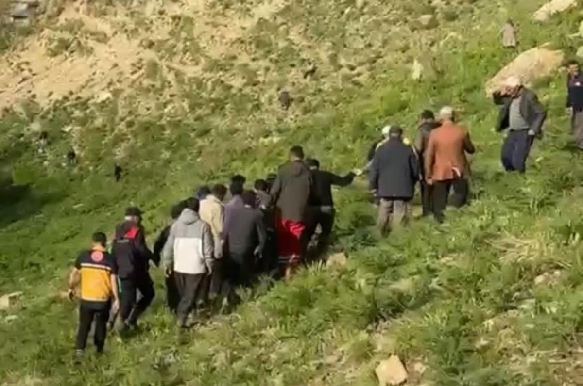 Yüksekovada da pancar toplarken kayalıklardan düşen kadın hayatını kaybetti 2
