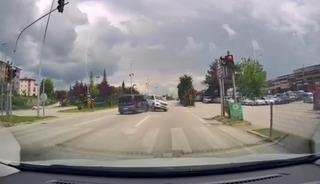 Kırmızı ışık ihlali kazayı beraberinde getirdi