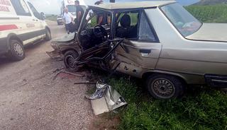 Adana'da iki otomobil &ccedil;arpıştı! Yaralılar var