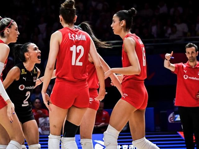 A Milli Kadın Voleybol Takımı, Polonya&rsquo;yı 3-2 mağlup etti