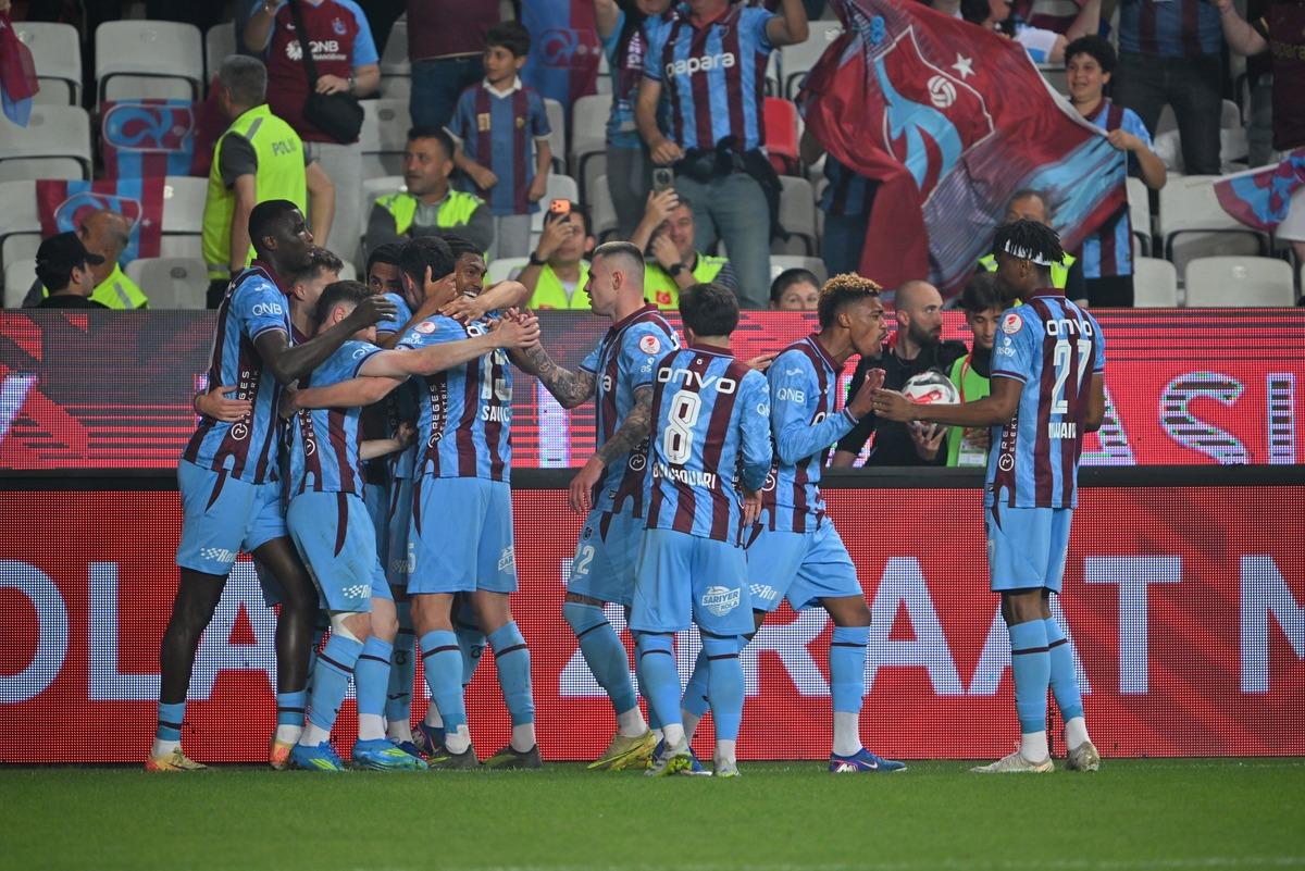 (Özet) Trabzonspor - Tümosan Konyaspor Maçı Özeti ve Tüm Önemli Anları 2