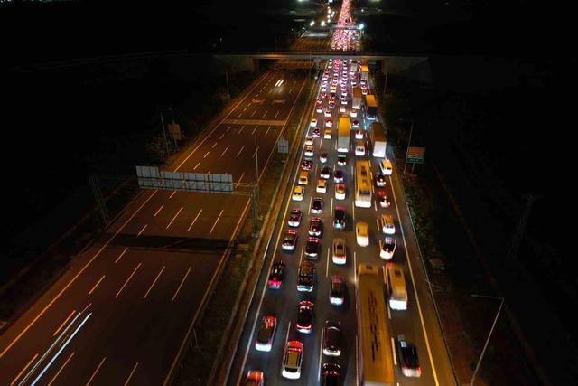 Bayram göçü başladı: Otoyolların kesişim noktasında trafik durdu 8