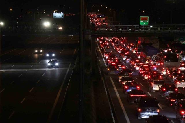 Bayram göçü başladı: Otoyolların kesişim noktasında trafik durdu 4