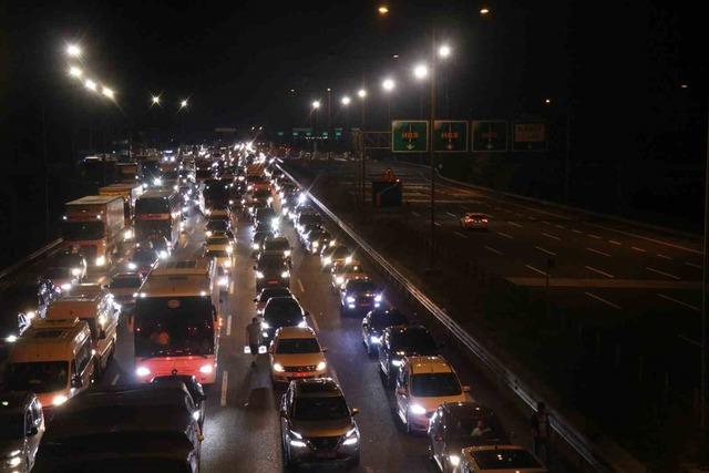 Bayram göçü başladı: Otoyolların kesişim noktasında trafik durdu 3
