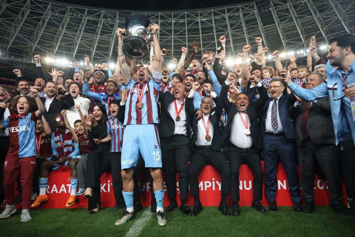 Cumhurbaşkanı Erdoğan T&uuml;rkiye Kupası nı kazanan Trabzonspor u tebrik etti 1