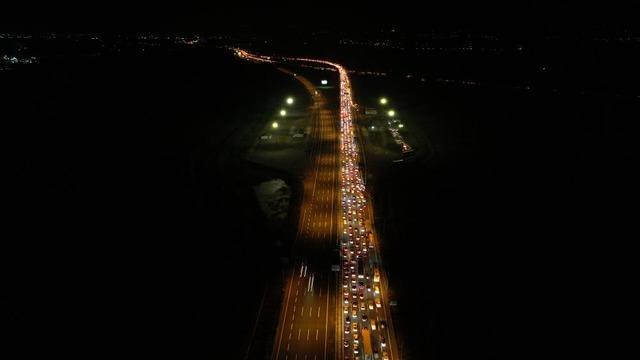 Bayram göçü başladı: Otoyolların kesişim noktasında trafik durdu