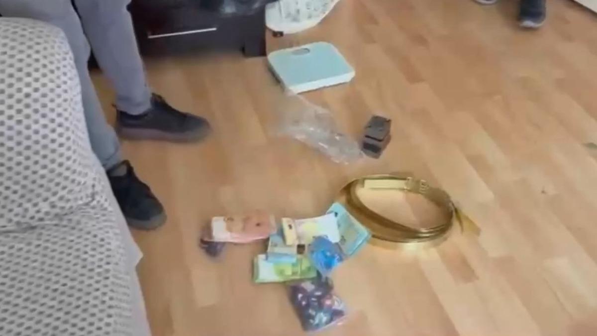 Kilolarca sahte altın ele geçirildi! Deste deste sahte dolar ve avro da var 2