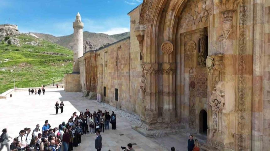 Sivas'da şifahanede asırlar sonra yeniden ritim y&uuml;kseldi