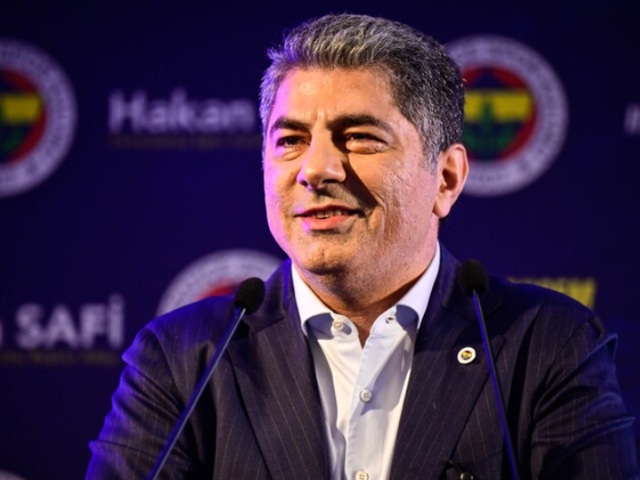 Hakan Safi'den Aziz Yıldırım'a k&uuml;rs&uuml;den olay g&ouml;nderme!