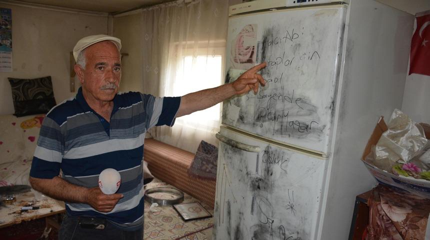 Evden kitap çalan hırsızlardan ilginç not: Senin sayende okur yazar olduk!