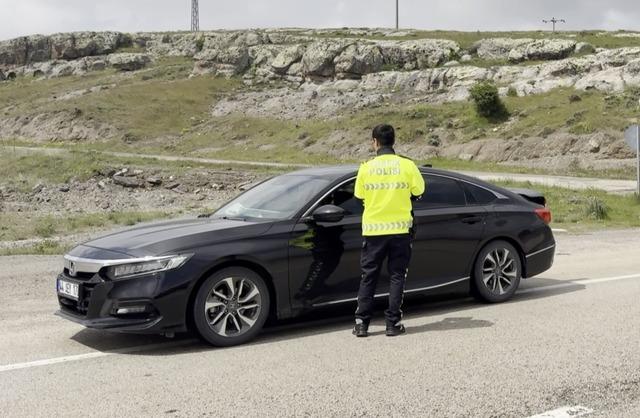 G&uuml;zelyurt&rsquo;ta trafik ve asayiş ekipleri bayram denetiminde 1