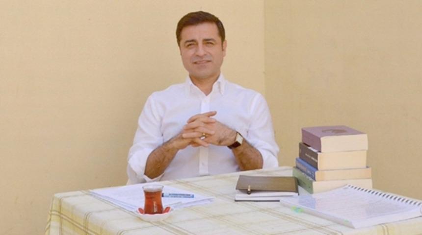 Cumhurbaşkanlığı için HDP tarafından aday gösterilen Selahattin Demirtaş'tan dikkat çeken mesajlar!