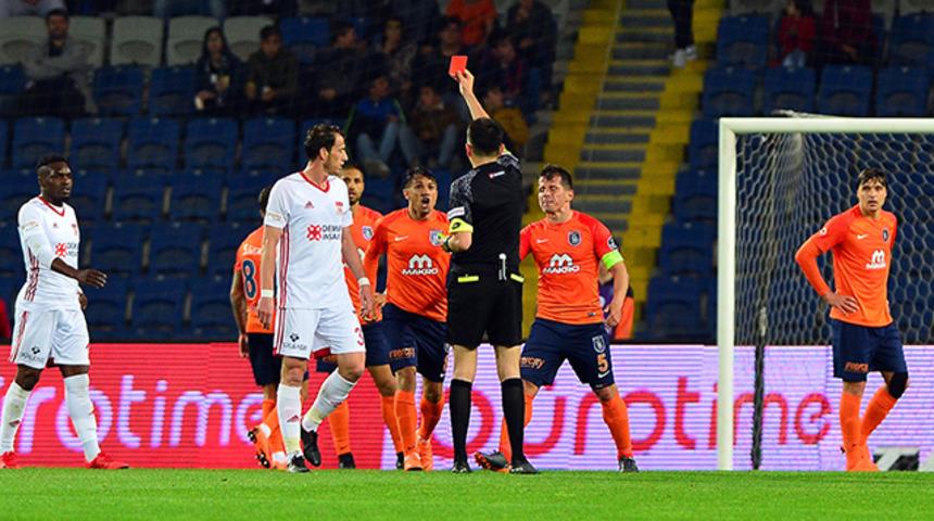 Başakşehir'de Mossoro, Sivasspor maçında kırmızı kart gördü!
