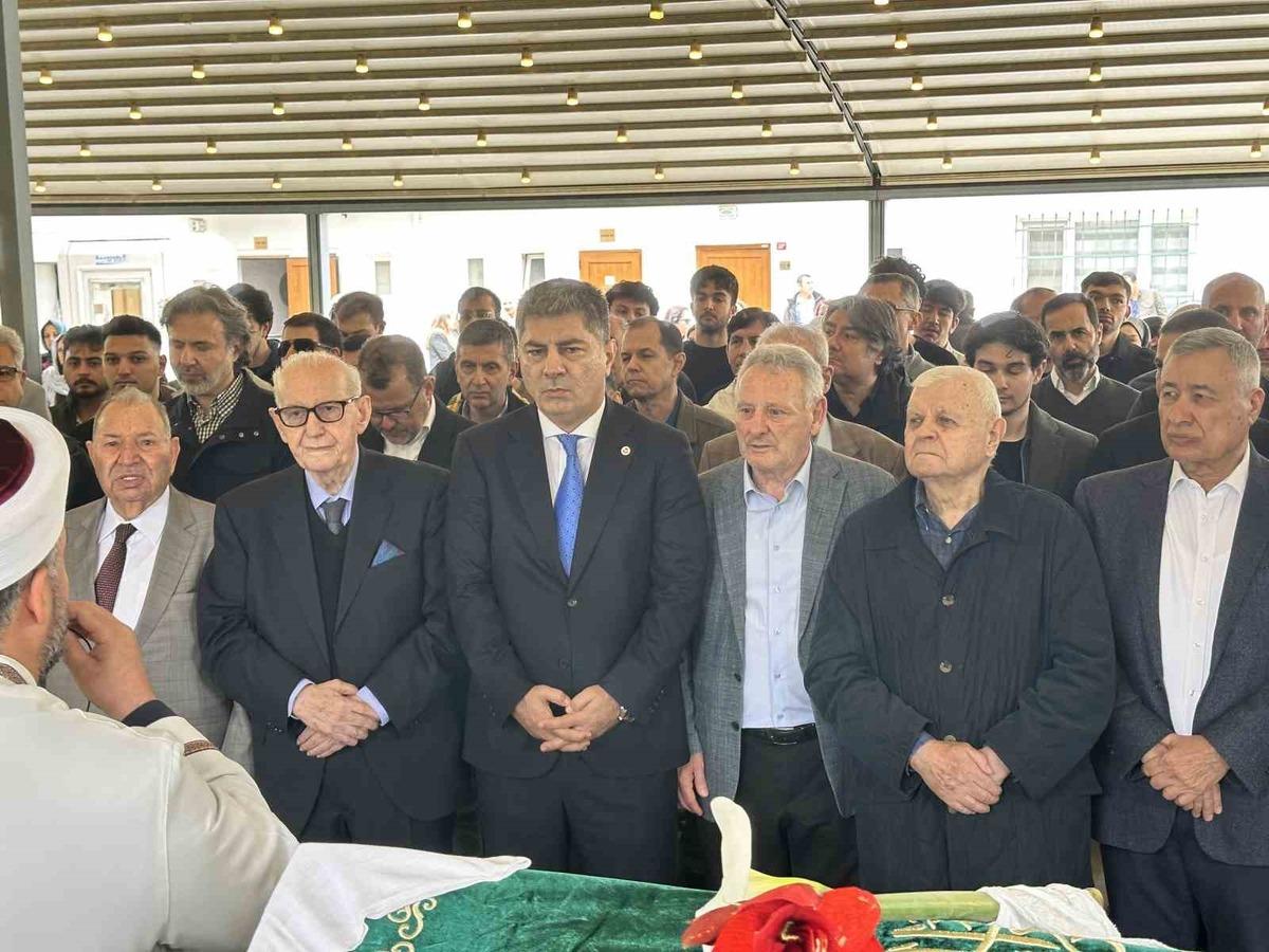 TFF Onursal Başkanı Şenes Erzik’in acı günü: Eşi Dilek Erzik son yolculuğuna uğurlandı 2