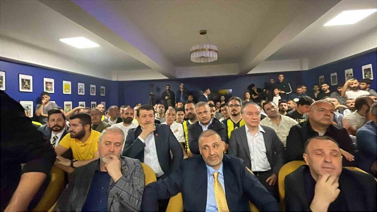 Aziz Yıldırım taraftarla bir araya geldi 1