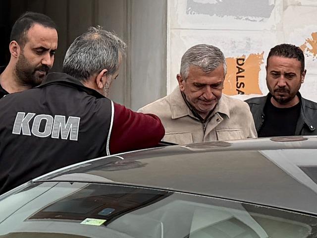 Ak&ccedil;akoca Belediye Başkanı Fikret Albayrak tutuklandı