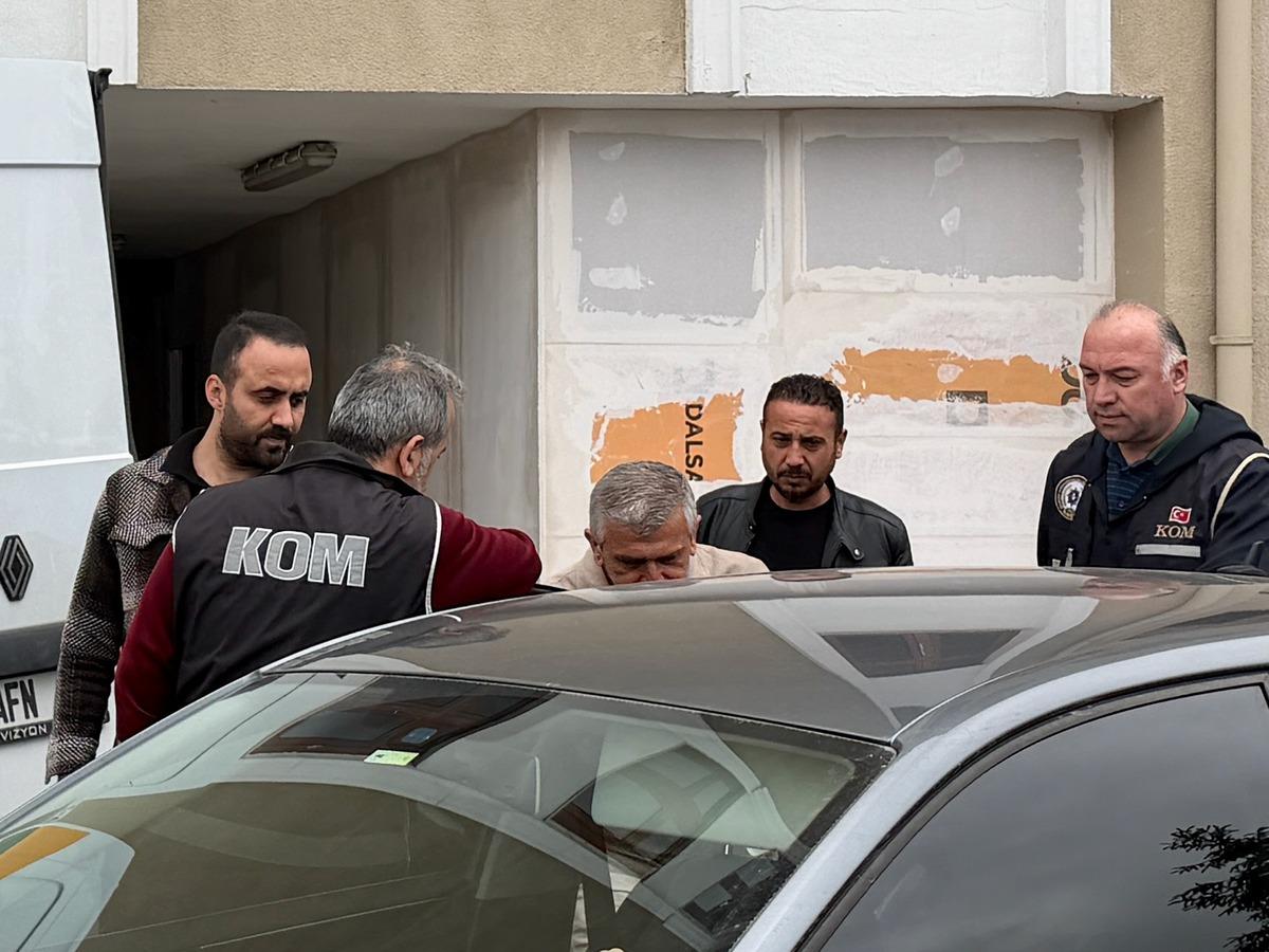 Ak&ccedil;akoca Belediye Başkanı Fikret Albayrak tutuklandı 1