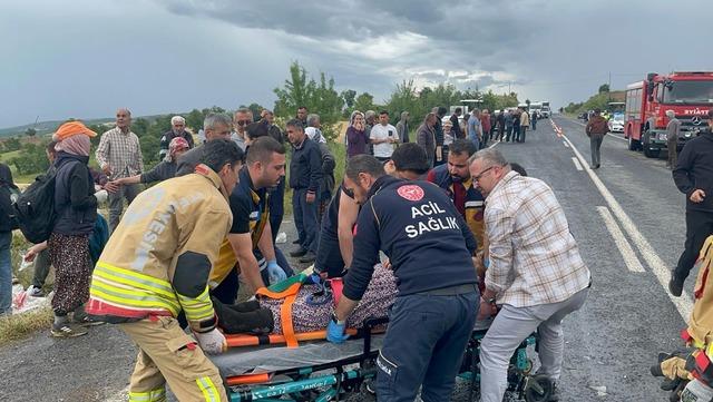 Manisa’da zincirleme kaza: 5 araç birbirine girdi, 8 yaralı! 1 kişi gözaltında 5