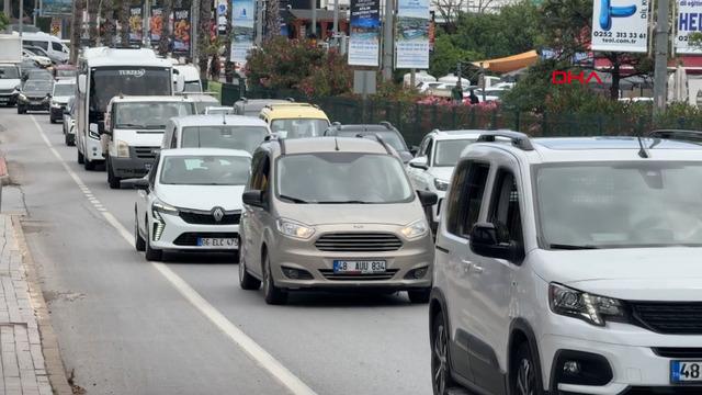Akın akın gidiyorlar! Bodrum'a son 24 saatte 20 bin araç girdi