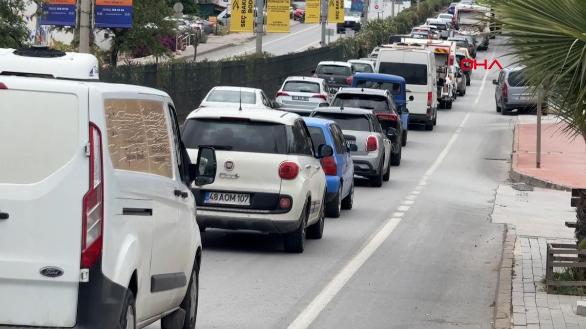 Akın akın gidiyorlar! Bodrum a son 24 saatte 20 bin ara&ccedil; girdi 7