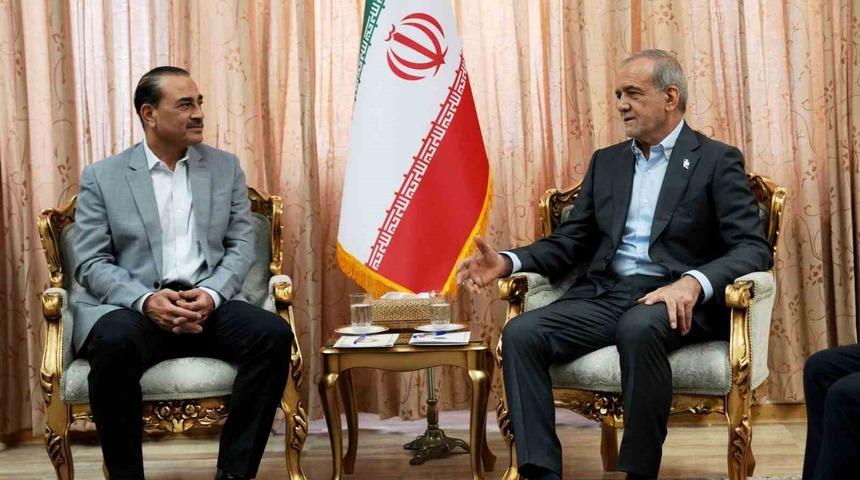 Pakistan Genelkurmay Başkanı Munir, İran Cumhurbaşkanı Pezeşkiyan ile g&ouml;r&uuml;şt&uuml;