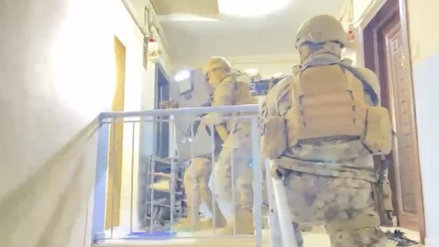 İş insanlarına zorla çek imzalattıran şebekeye Organize Polisi’nden darbe