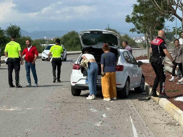 Antalya’da otomobil ile kamyonet çarpıştı: 7 yaralı 6