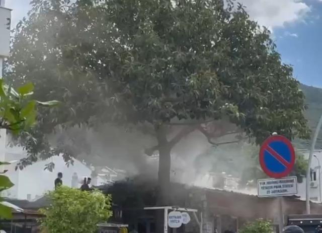 Datça’da işletme bacasında çıkan yangın paniğe neden oldu 4