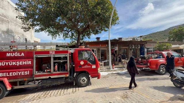 Datça’da işletme bacasında çıkan yangın paniğe neden oldu 3