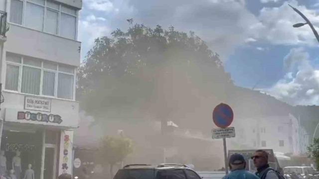 Datça’da işletme bacasında çıkan yangın paniğe neden oldu