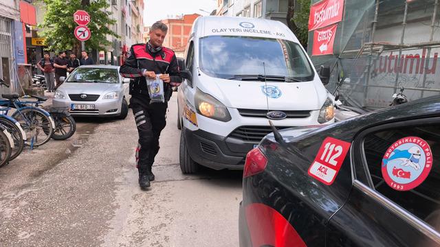 Yer: Bursa! Polisten kaçtı, üzerinden silah çıktı