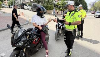 Adana'da 274 motosiklet s&uuml;r&uuml;c&uuml;s&uuml;ne ceza kesildi