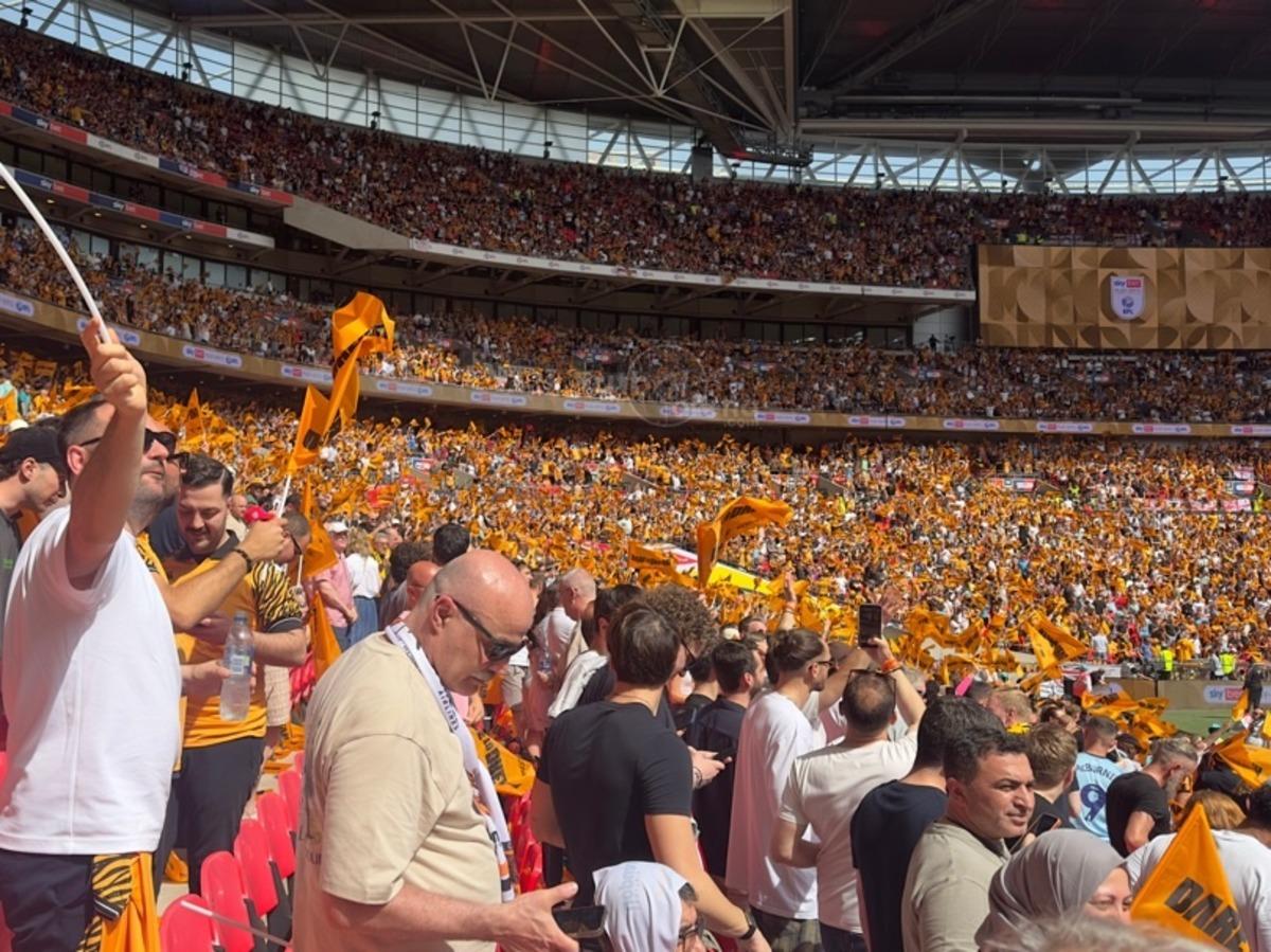 Acun Ilıcalı nın takımı Hull City tarih yazdı! Premier Lig e yükseldi 4