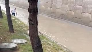 Başkentte sağanak etkili oldu, yollar göle döndü
