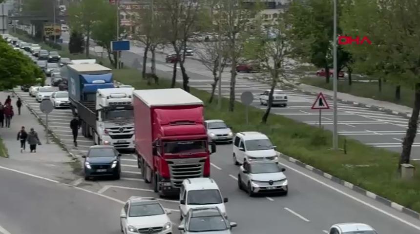 Tatilciler yola d&uuml;şt&uuml;! K&uuml;tahya trafiğinde bayram yoğunluğu