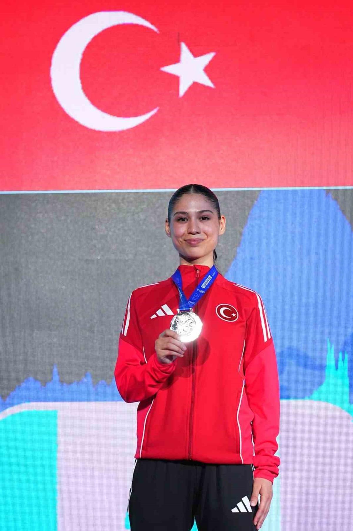 Avrupa Karate Şampiyonası’nda Zümra Rezzan İm, gümüş madalya kazandı 2