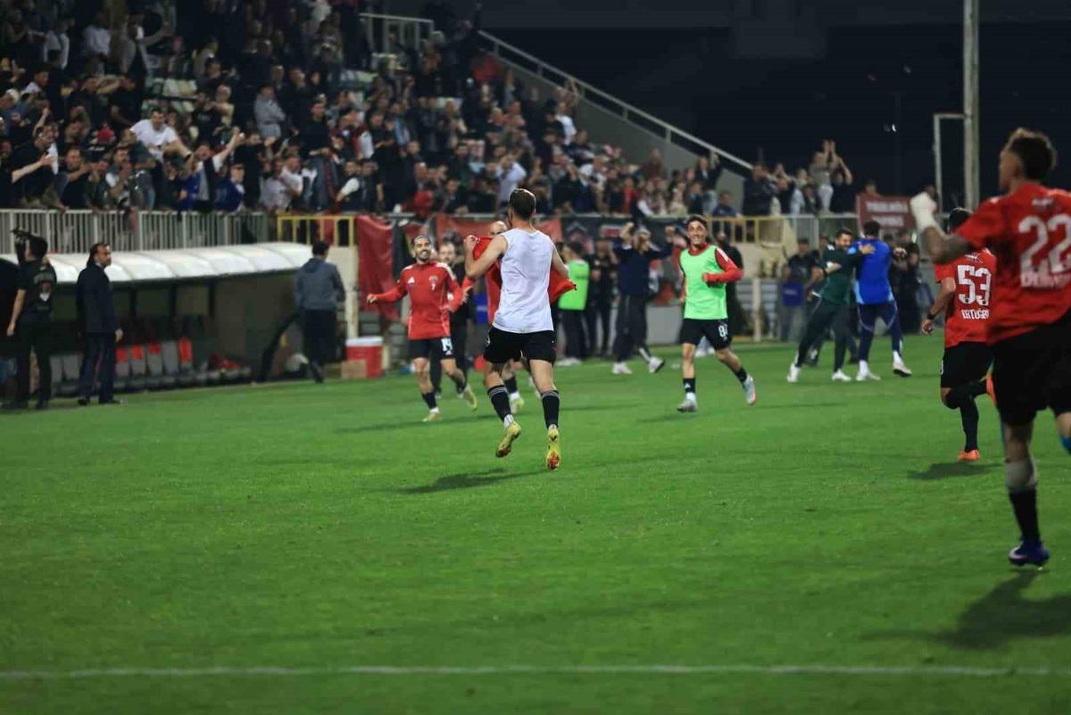 Gölcükspor, 5 yıl aradan sonra 3. TFF Lig’e yükseldi 1