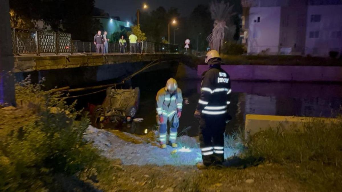 Hatay da otomobil su kanalına u&ccedil;tu: 2 yaralı 1