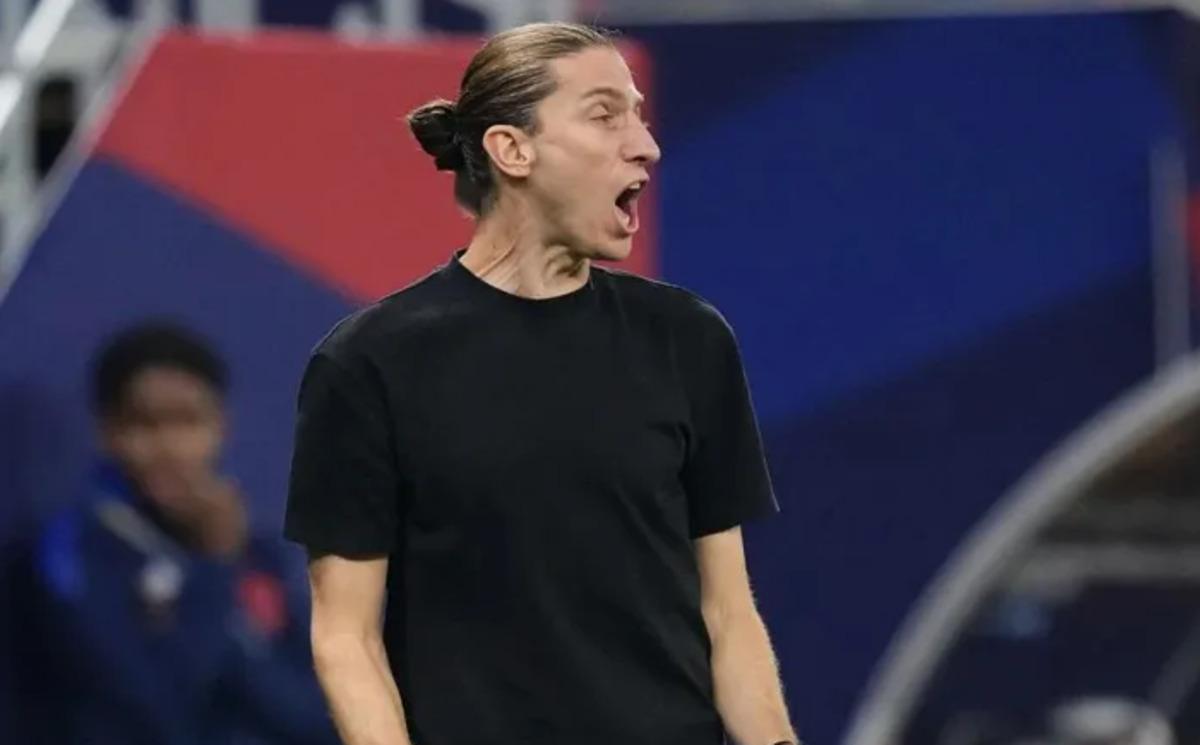 Beşiktaş ta hoca arayışı: Gündemde Thomas Reis ve Filipe Luis var! 2